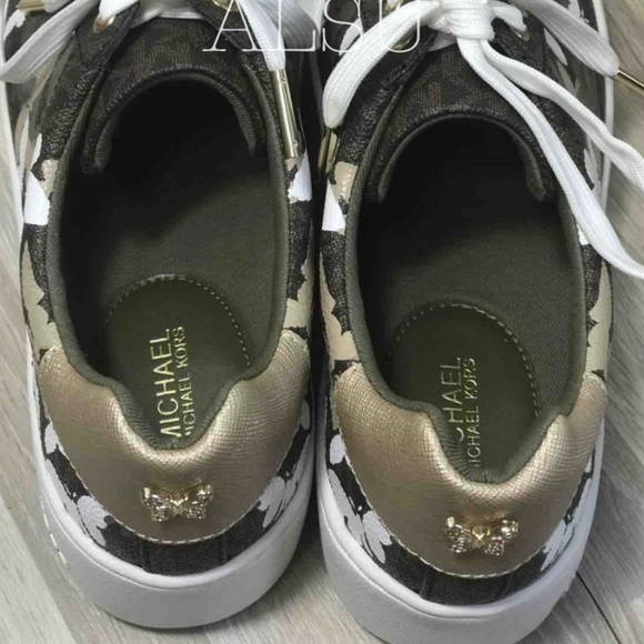 Michael Kors Poppy Lace Up mini MK Logo Blown W - Picture 8 of 8